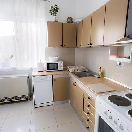 アパート Pionir Star