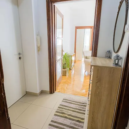 アパート Pionir Star ベオグラード